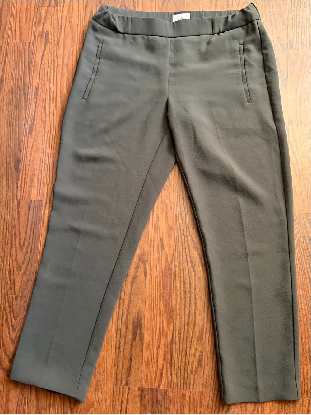 Women’s Wilfred Aritzia Cropped Slim Ankle Dress Pants Size 6 Olive Green